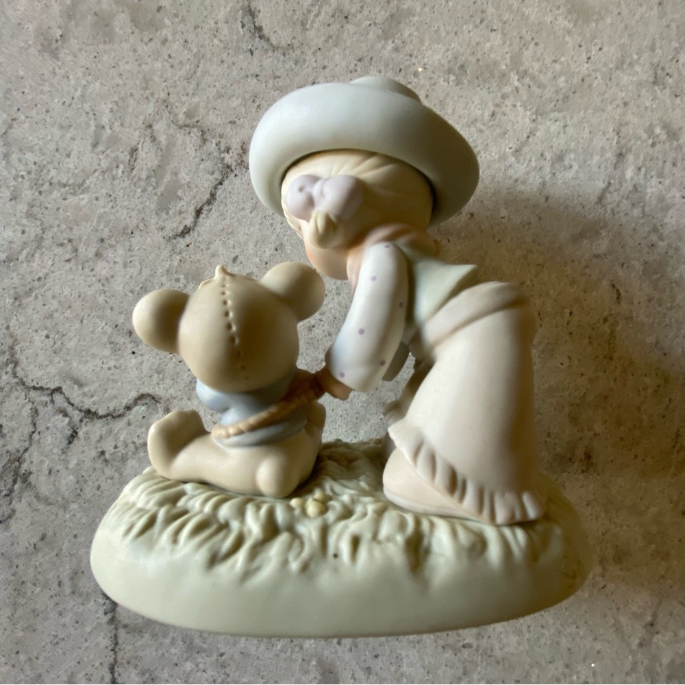 Enesco / Precious Moments:
I Can’t Bear to Let You Go - Picture 3 of 3